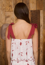 Load image into Gallery viewer, Lou Floral Embroidery Tank