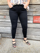 Load image into Gallery viewer, Black Skinny Jean