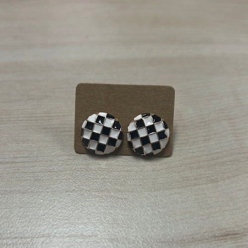 Checkered stud