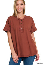 Load image into Gallery viewer, RAW EDGE BUTTON SHORT SLEEVE TOP